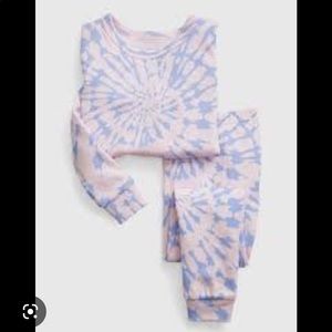 NWT Gap Girls Tie Dye Pink And Purple pajamas, Long Sleeve, 3t